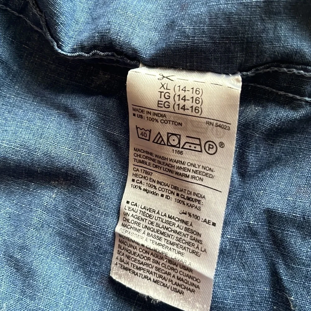 Old navy xl (14-16) that’s had two different colors light blue with navy blue